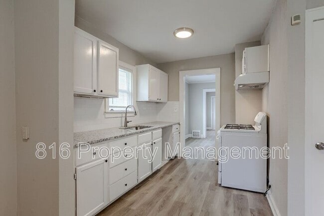 Photo - 3541 Mersington Ave