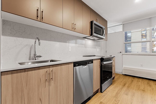 Photo - 115 Tyndall Ave