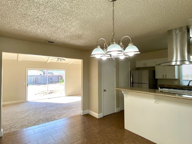 Photo - $2,200 Gettysburg & Minniewawa, 3 Bedroom - Across From Tarpey Elementary