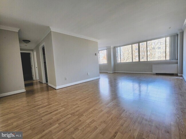 Photo - 5565 Columbia Pike Unidad 712