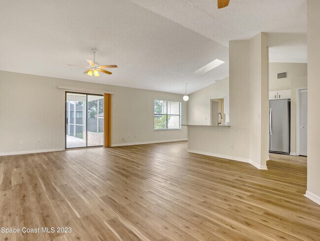 Photo - 1460 Heartwellville St NW
