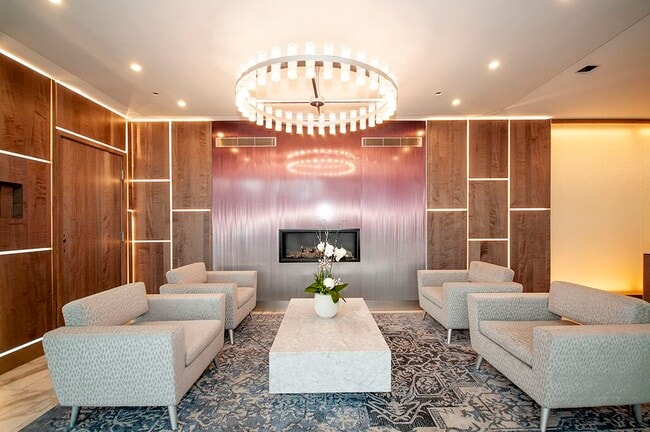 Photo - 8 Museum Way Unidad 1702