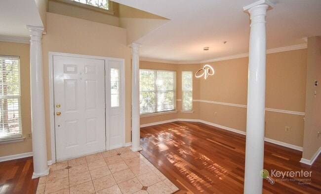 Photo - End Unit Townhome in Warrington Hunt community with 2 car garage!