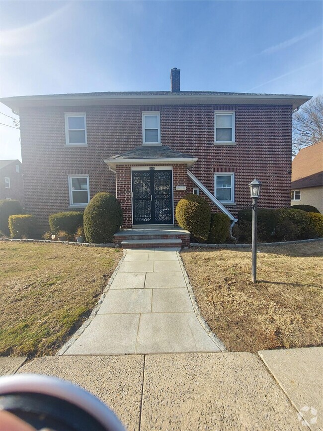 Building Photo - 368 Packman Ave Unit 2 Rental