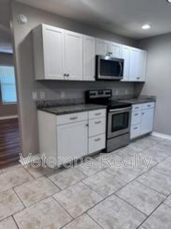 113 Alverado Dr