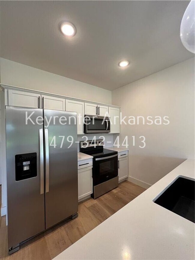 2703 SW Livingston Square Unit 2