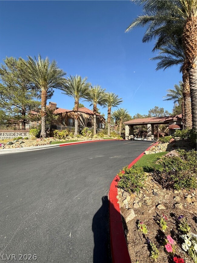 Photo - 2200 S Fort Apache Rd Unidad 1087