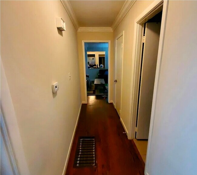 Photo - 412 Maiden Ln