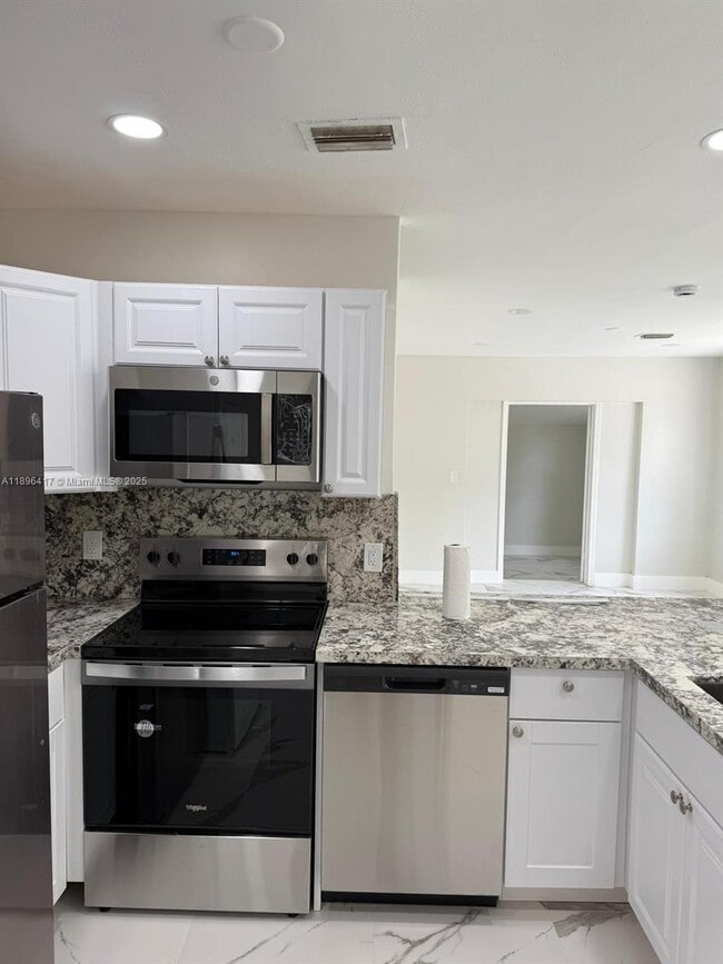 Photo - 1050 NW 25th Way