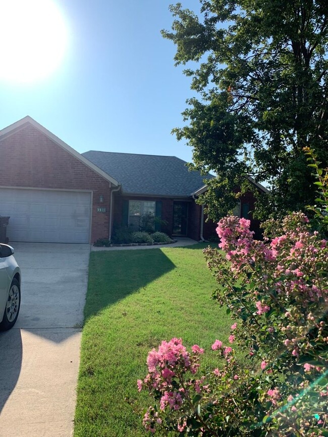 Photo - 3bed/2bath Home with Fenced Backyard in Valley View Schools!!!!!!