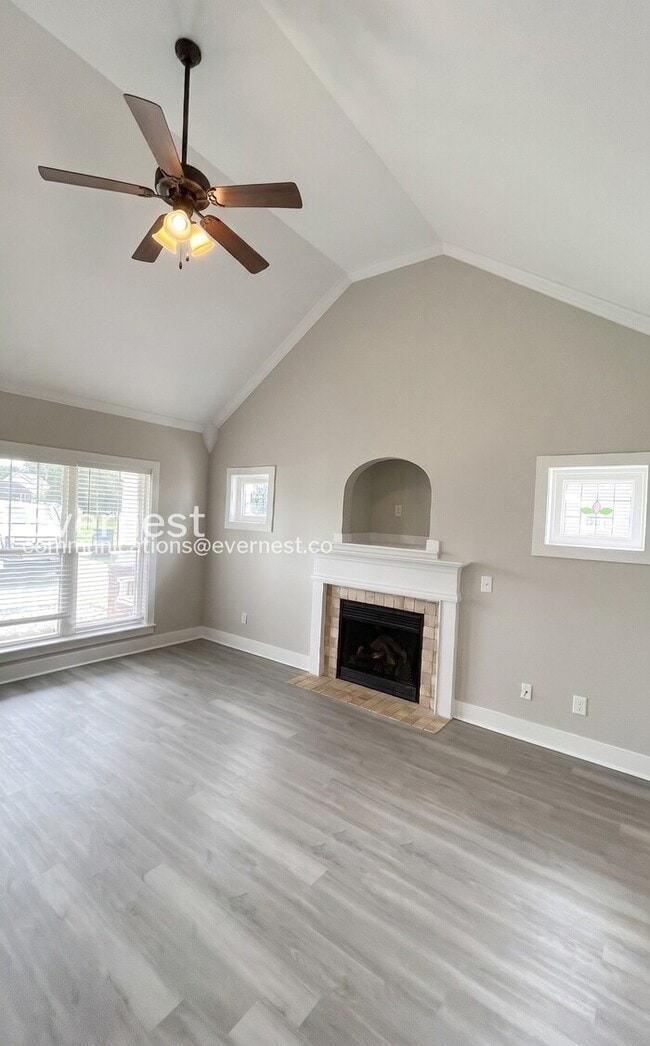 Photo - 3-Bed/2-Bath Home with Fenced Yard and Deck/ Pet-Friendly/ Section 8 Accepted/Available Now!