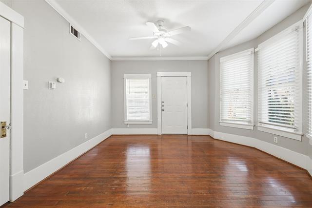 Photo - 4822 Worth St