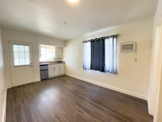 1213 Dewey Ave Unit 1213 1/2