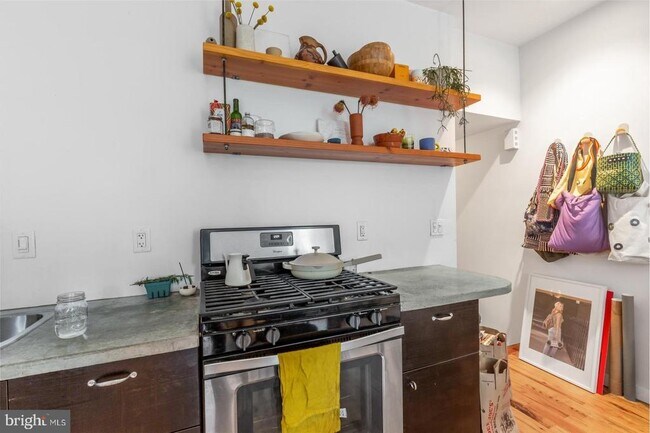 Photo - 2049 E Susquehanna Ave Unit 2F