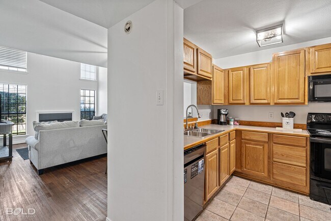 Photo - 8 Meadow Creek Dr