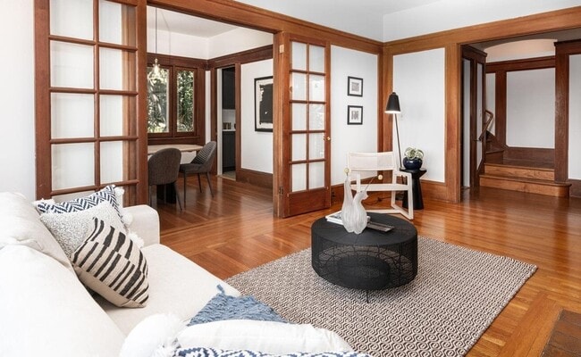 Building Photo - 7 Panoramic Way Unit 7