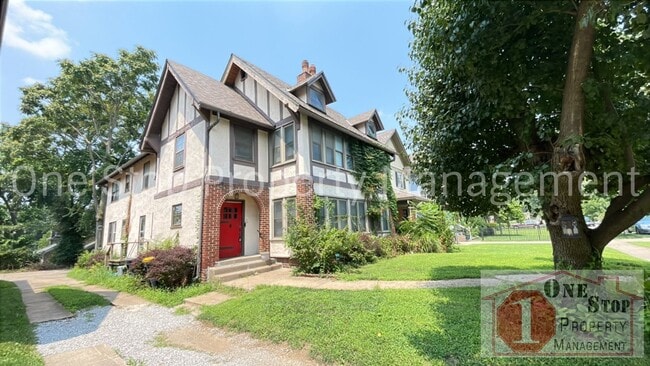 Building Photo - Charming 2-bedroom, 1-bath Duplex in Kansa... Rental