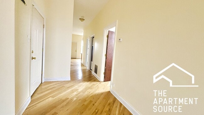 Photo - 1549 S Christiana Ave Unidad 3