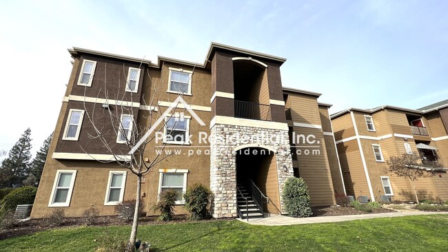 Photo - Bridgefield Condos - Wonderful Newer Antel...