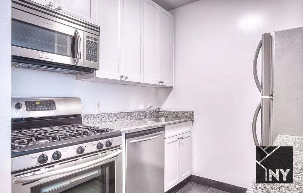Photo - 45 William St Unit 1712