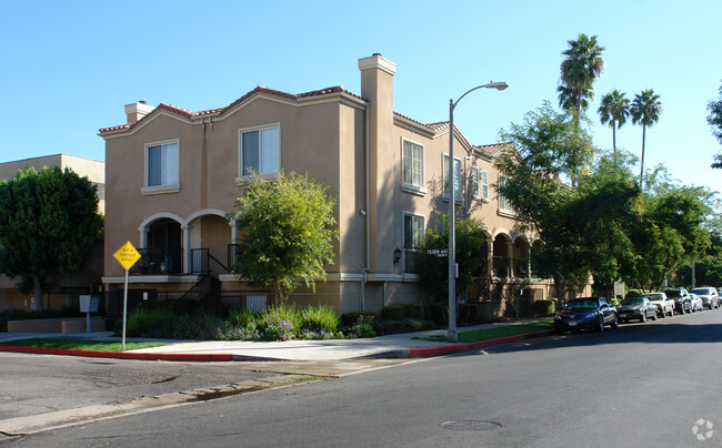 Building Photo - 5002 Tilden Ave Rental