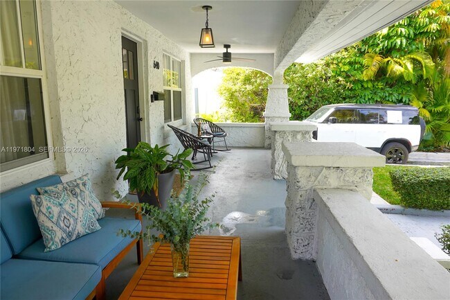 Photo - 640 NE 71st St