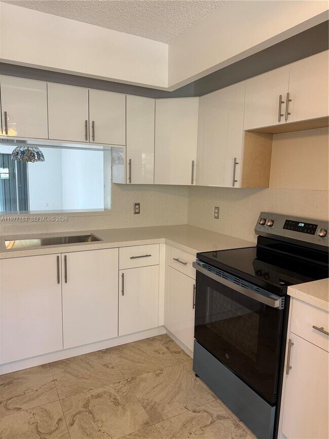 Photo - 550 SW 137th Ave Unit 202L