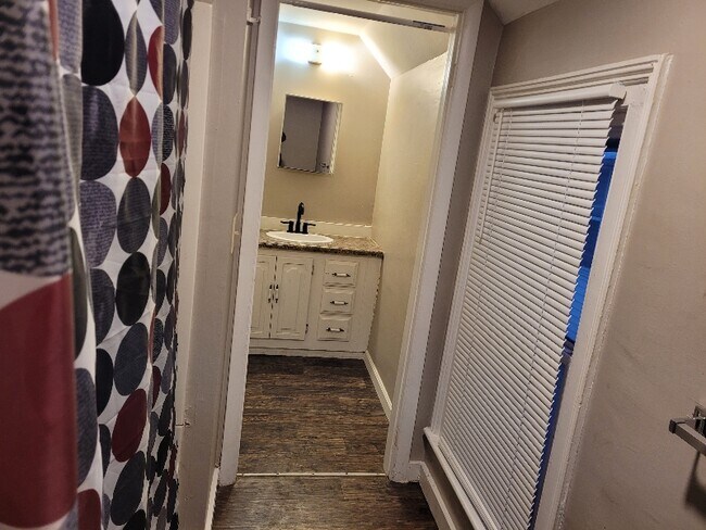 Photo - 1010 N Pine St Unit B