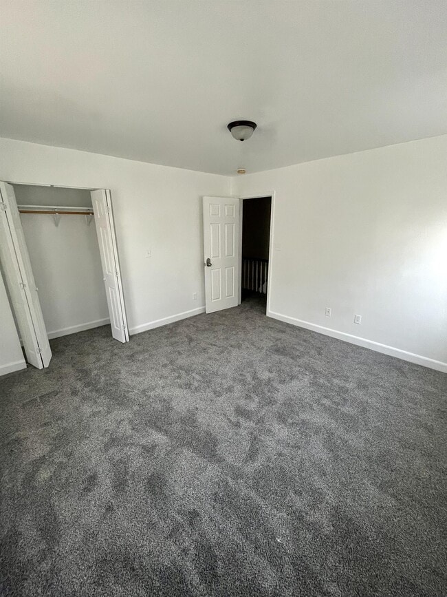 Building Photo - 310 Elm Ave