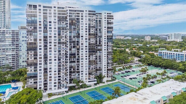 2333 Brickell Ave Unit 2512