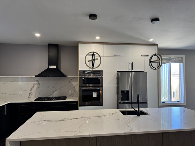 Photo - 3116 Dobson St