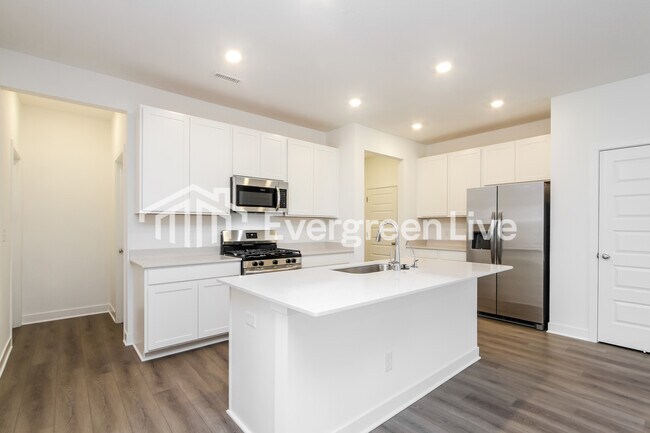 Photo - 936 Penrose Pl