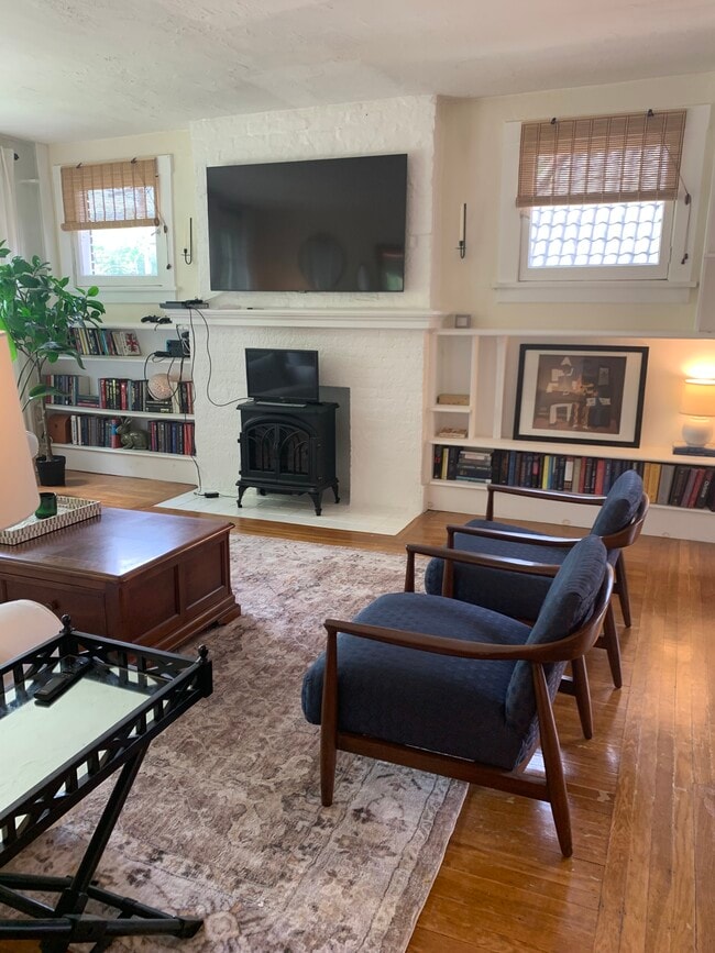 Photo - 5535 Wellesley Ave Unit 2