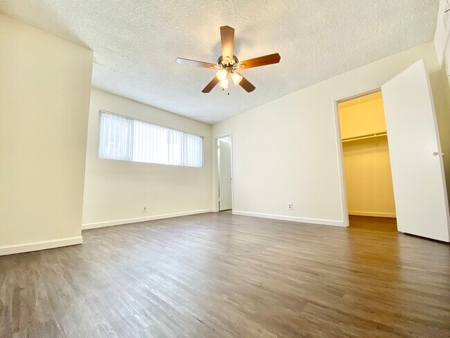 1808 N Harvard Blvd