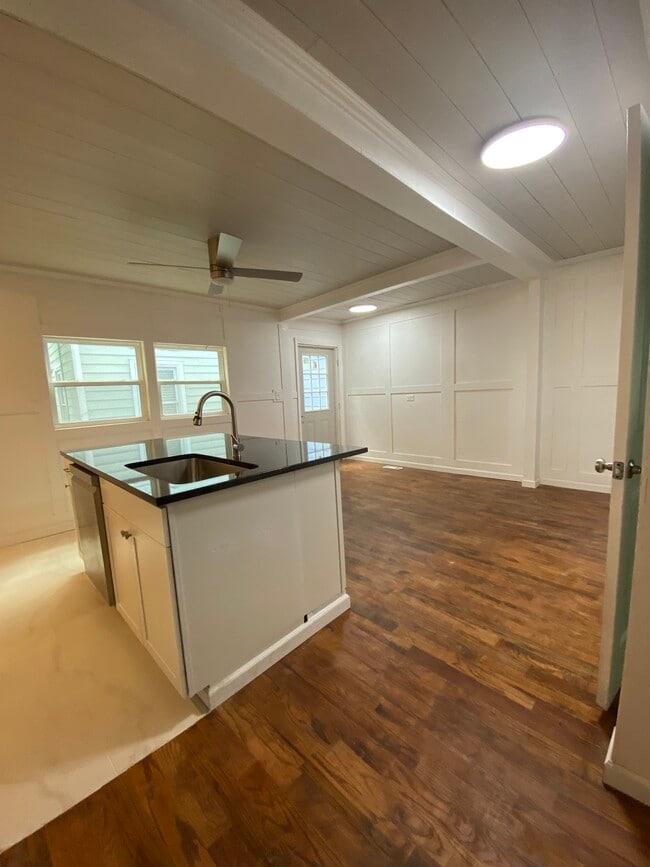 Photo - 634 Rutledge Ave