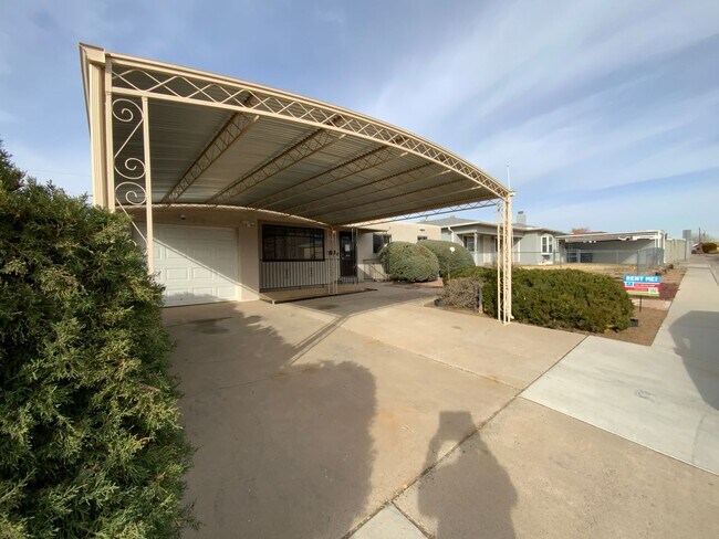 Photo - 3 Bedroom Single Story Home Available Near Eubank Blvd NE & Indian School Rd NE!