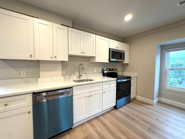 Building Photo - 74 Washington St Unit 8 Rental