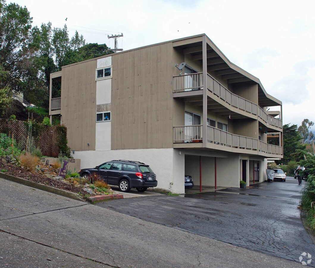Photo - 28 Gomez Way Apartments