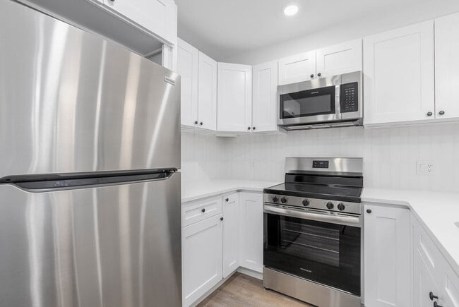 Photo - 2057 E Rush St