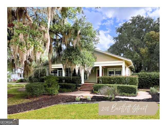 Building Photo - 208 Bartlett St