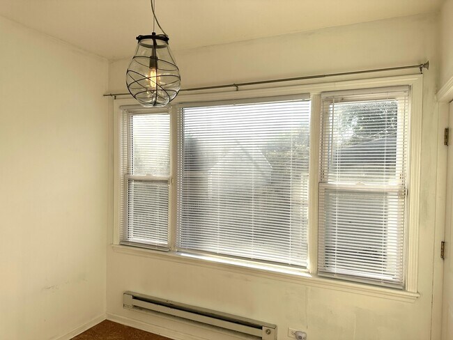 Photo - 2102 N Springfield Ave Unit 1
