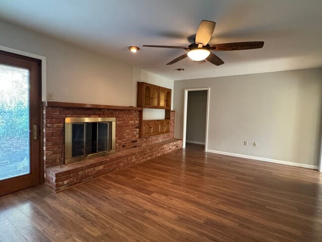 Photo - 7507 NW Wycliffe Ln