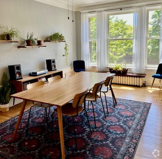 Building Photo - 5142 S Greenwood Ave Unit Apt 2
