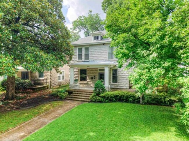 Building Photo - 1692 Carruthers Pl Rental