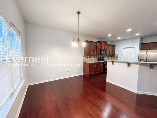 Photo - 200 Suttles Dr SW
