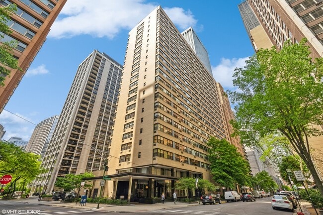 Building Photo - 850 N Dewitt Pl Unit 18A Rental
