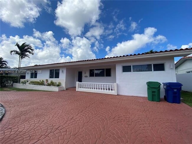 Building Photo - 19330 NE 18th Pl