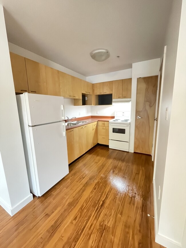 Photo - 238-238 Selby St