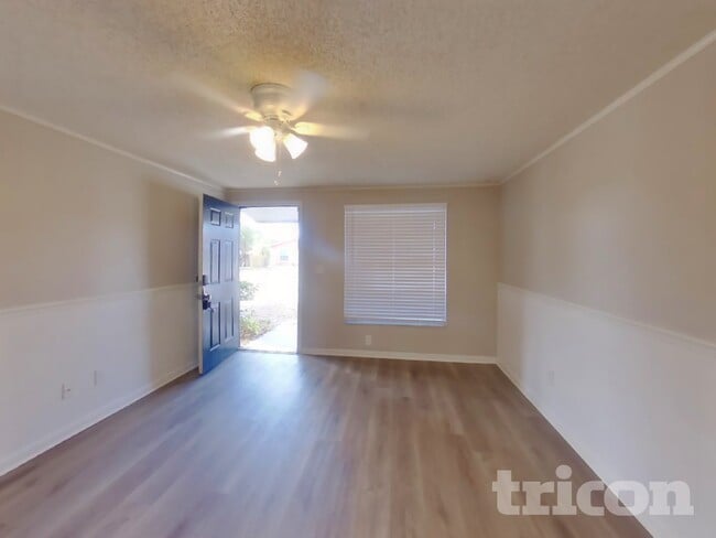 Photo - 907 Briarcliff Dr