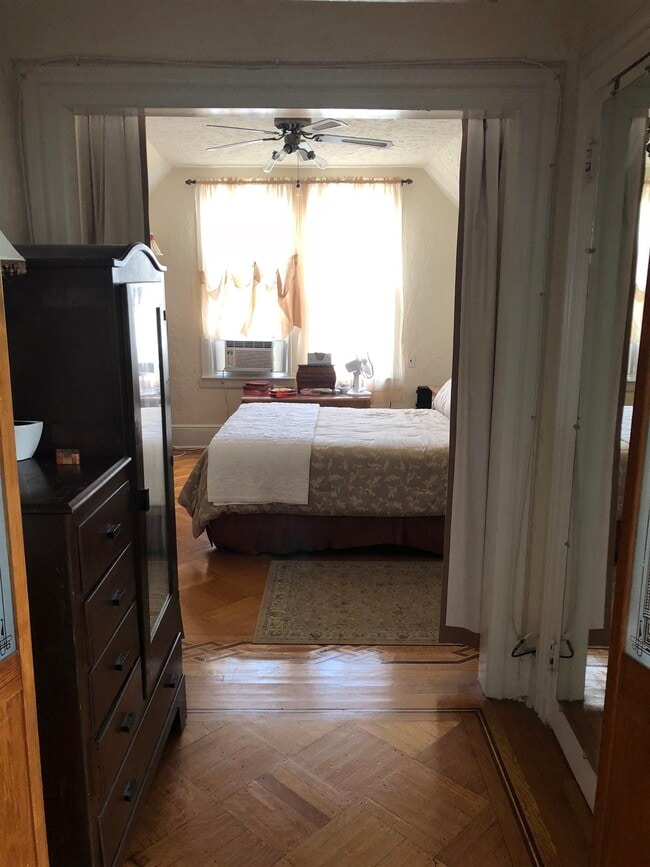 Photo - 19 Cooper Pl Unit 3